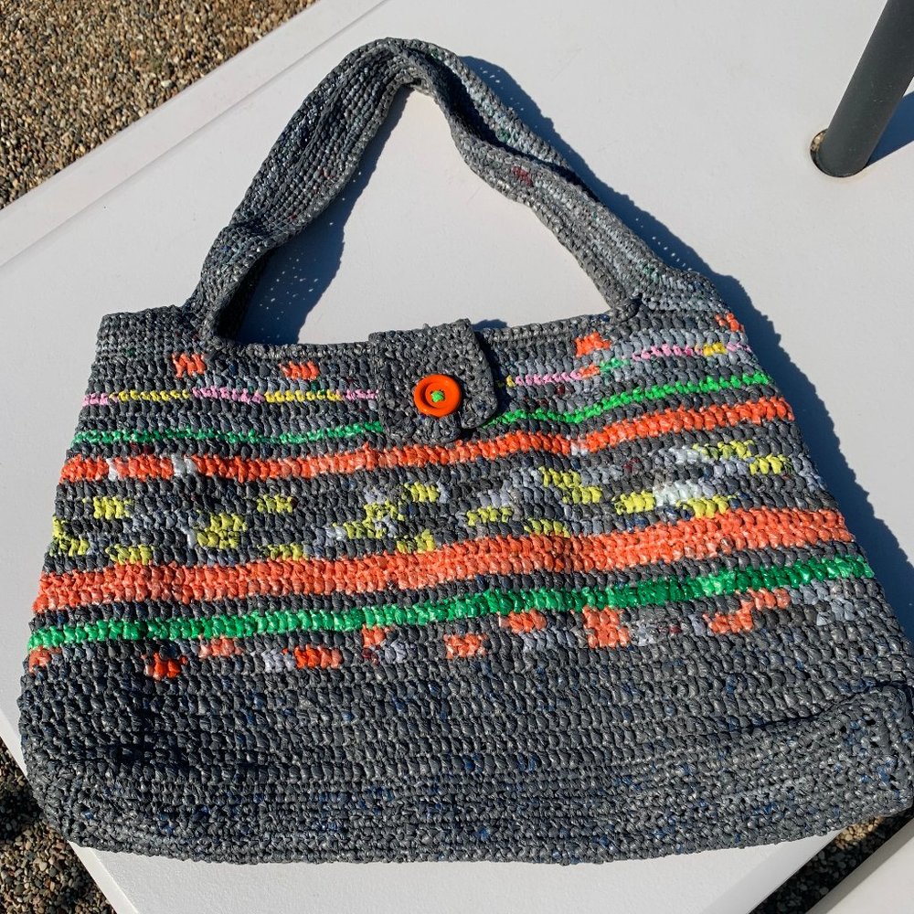 Crochet plarn large over the shoulder tote or beach bag.